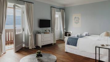 Suite Deluxe, vista al lago | Cocina privada | Periquera