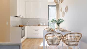 Apartment | Private kitchenette | Electric kettle