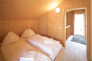 3 bedrooms, free WiFi, bed sheets - Chalet # 1 with 3 bedrooms & IR sauna (St. Georgen am Kreischberg)