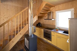 Kylskåp, mikrovågsugn, ugn och diskmaskin