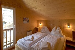 4 chambres, fer et planche à repasser, accès au Wi-Fi (inclus)