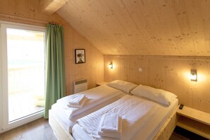 3 habitaciones y ropa de cama