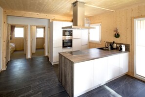 Frigorifero, microonde, forno, lavastoviglie