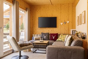 TV, fireplace - Chalet # 62a with 4 Bedrooms, IR sauna & whirlpool (St. Georgen am Kreischberg)