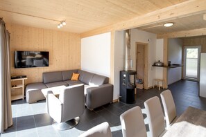 TV, fireplace, DVD player - Chalet # 63b with 4 Bedrooms, sauna & Whirlpool (St. Georgen am Kreischberg)