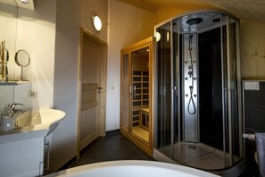 Dusche, Haartrockner, Handtücher