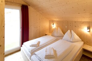 4 bedrooms, free WiFi, bed sheets