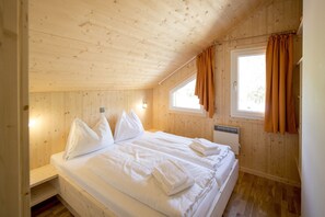 4 bedrooms, free WiFi, bed sheets - Chalet # 48 with 4 Bedrooms, sauna & swim spa (St. Georgen am Kreischberg)