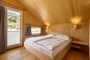 3 bedrooms, bed sheets