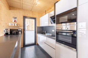 Réfrigérateur, micro-ondes, four, lave-vaisselle