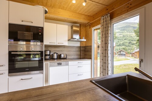 Superior Chalet # 39 with IR sauna & whirlpool