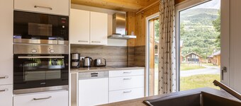 Superior Chalet # 39 with IR sauna & whirlpool