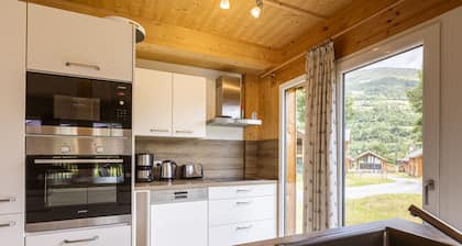 Superior Chalet # 39 with IR sauna & whirlpool