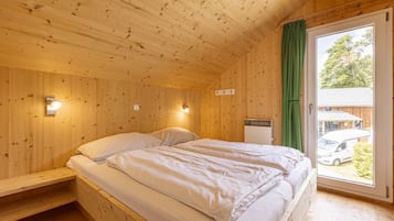5 bedrooms, bed sheets