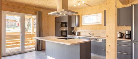 Refrigerador, horno, lavavajillas y cafetera y tetera