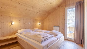 5 bedrooms, bed sheets