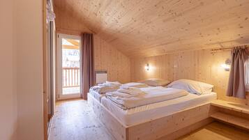 5 bedrooms, free WiFi, bed sheets