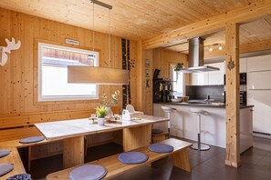冷蔵庫、電子レンジ、オーブン、食器洗い機