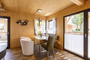Dining - Chalet # 43b mit 3 Schlafzimmer, IR-Sauna & Whirlpool (St. Georgen am Kreischberg)