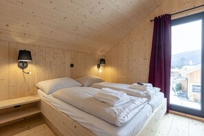 4 bedrooms, free WiFi, bed sheets