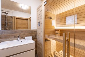 Dusche, Haartrockner, Handtücher