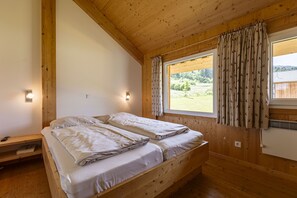 5 chambres, accès au Wi-Fi (inclus), literie fournie