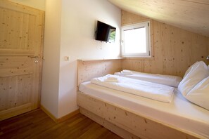 3 habitaciones y ropa de cama