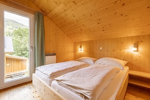 4 bedrooms, bed sheets