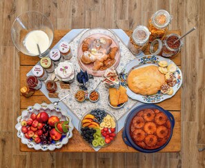 Buffet déjeuner (15 EUR par personne)