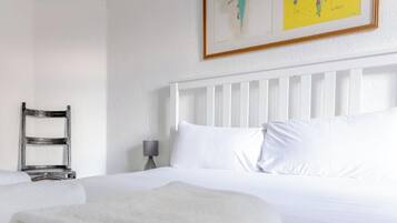 1 bedroom, iron/ironing board, internet, bed sheets