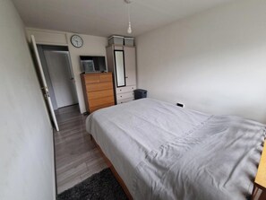 1 camera, ferro/asse da stiro, Wi-Fi, lenzuola