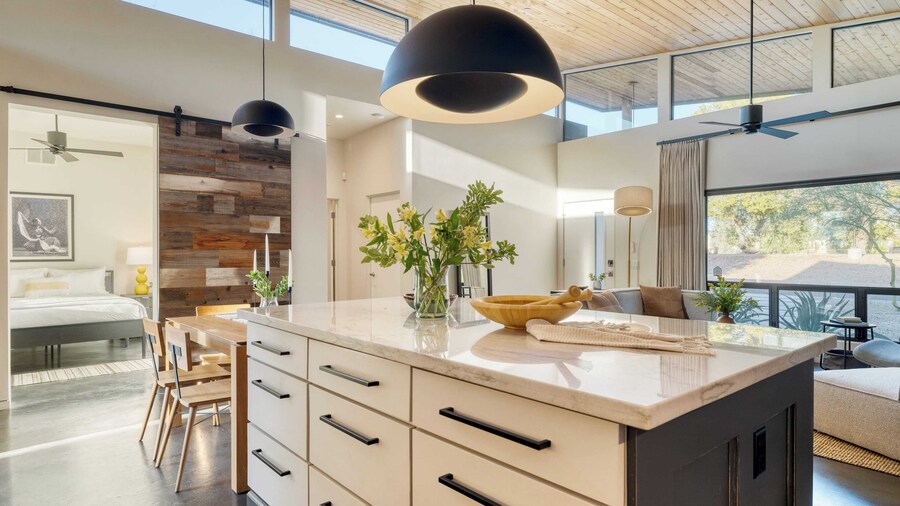 Sundrenched by Avantstay Pool, Mins to Old Town