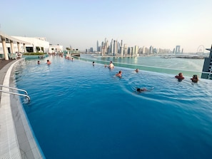 Outdoor pool -  Infinity Pool and Beachfront Apartments - Seven Palm (Dubai)