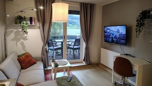スマートテレビ、テーブルサッカー台、卓球台