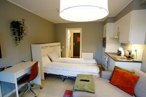 1 bedroom, desk, free WiFi, bed sheets
