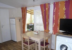 Dining - 3-bedroom mobile home with water park and sea nearby (Agde)