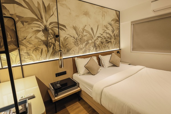 Premium Room, City View | Desk, laptop workspace, soundproofing, iron/ironing board (on request)