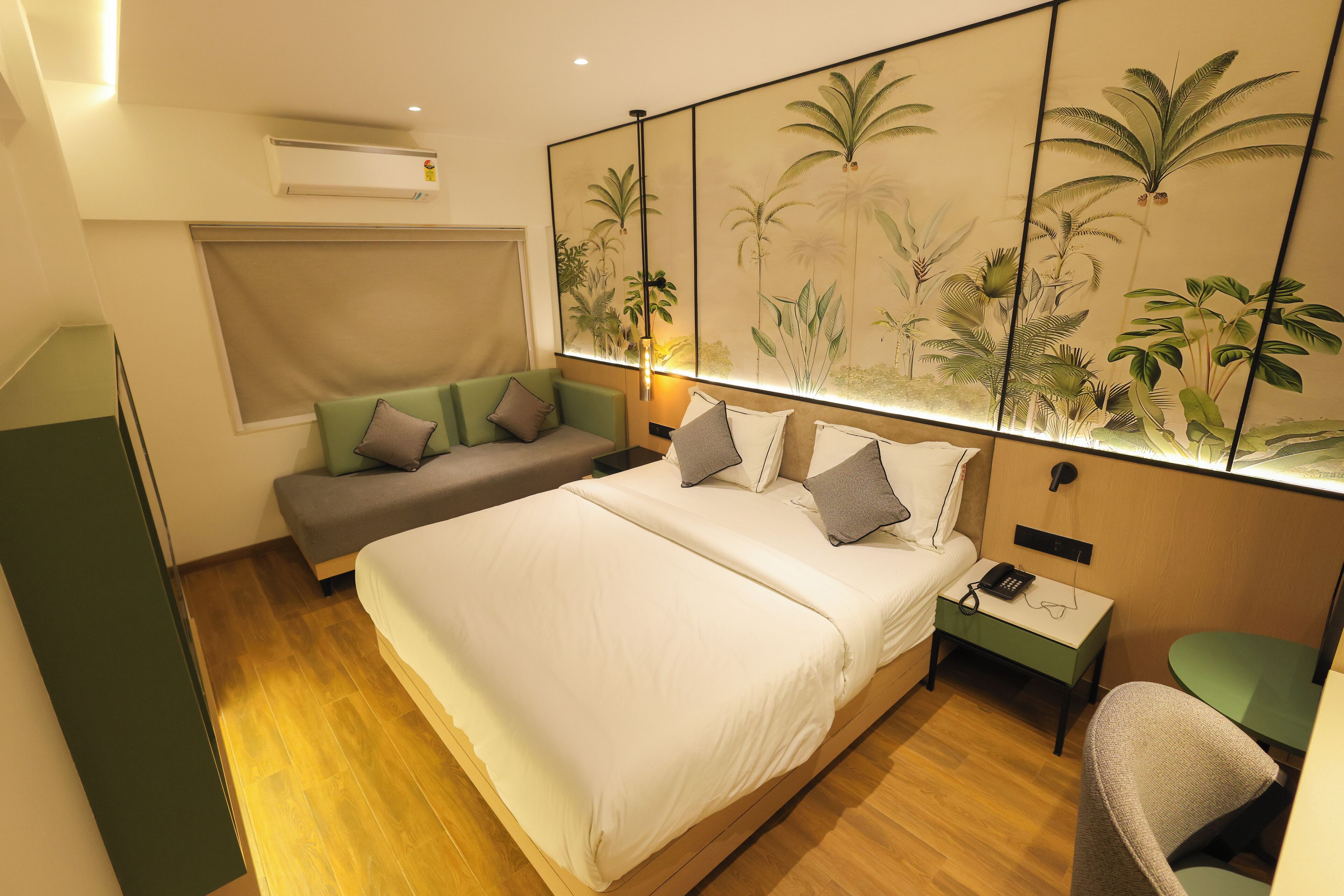 Premium Room, City View | Desk, laptop workspace, soundproofing, iron/ironing board
