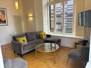 Apartment, 2 Bedrooms, Accessible, City View | Living area - Extremely Central Quartermile Apartment Near Castle and University (Edinburgh)