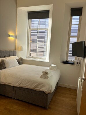 Apartment, 2 Bedrooms, Accessible, City View