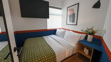 2 slaapkamers, een bureau, een strijkplank/strijkijzer, wifi