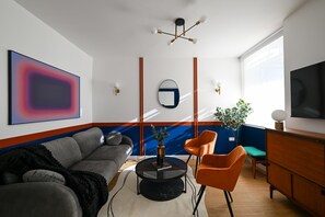 Téléviseur, bureau