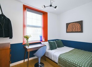 1 chambre, bureau, fer et planche à repasser, Wi-Fi