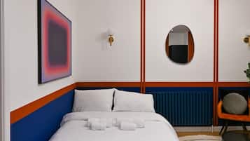 1 bedroom, desk, iron/ironing board, WiFi