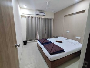 3 bedrooms, WiFi, bed sheets