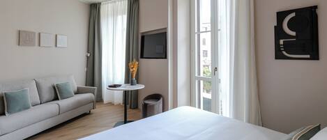 Deluxe Room, City View | Premium bedding, down comforters, Select Comfort beds, minibar