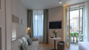 Rom – deluxe, byutsikt | Sengetøy av topp kvalitet, dundyner og senger med Select Comfort-madrass