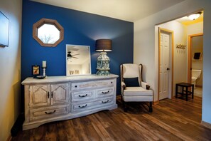 Bedroom 2 with Queen bed, and en-suite - Huemann’s Haven | Spacious 3 BR Close to Downtown (Lake Geneva)