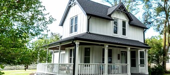 Williams Bay Home by Yerkes with 3 En-Suites