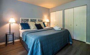 2 chambres, fer et planche à repasser, Wi-Fi, draps fournis